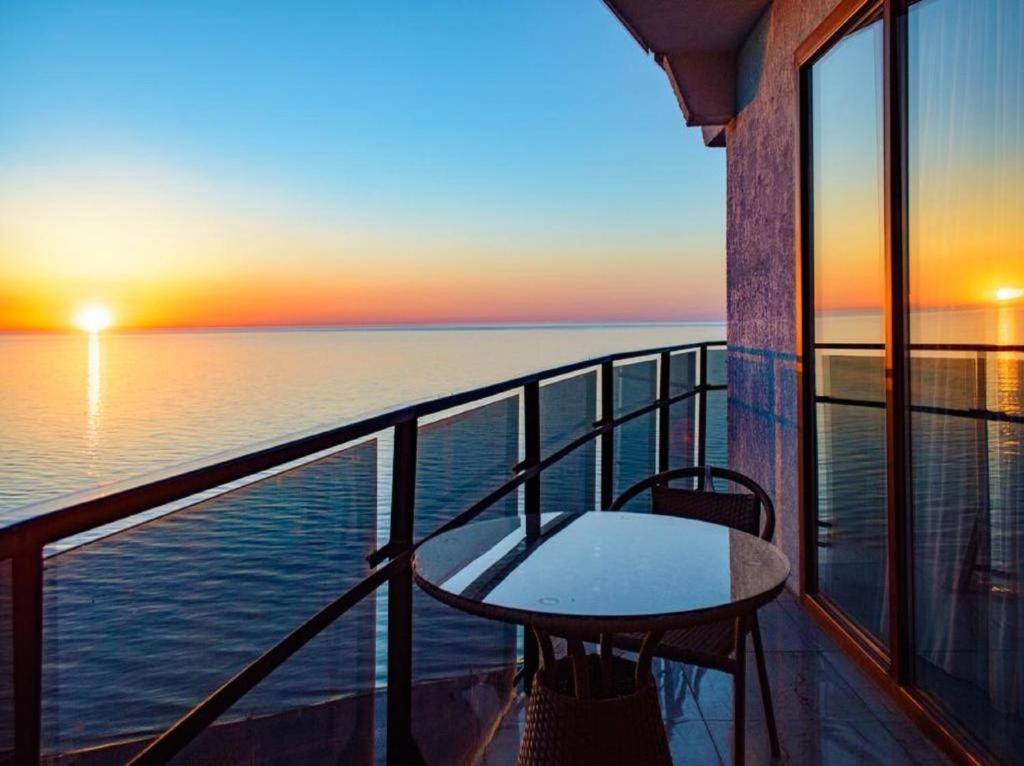 Tower Apartments Batumi Exterior photo