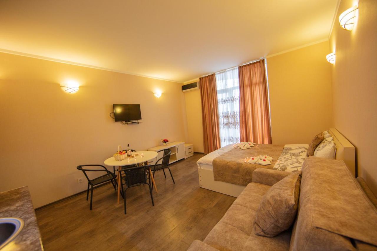 Tower Apartments Batumi Exterior photo