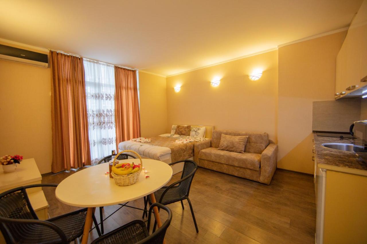 Tower Apartments Batumi Exterior photo